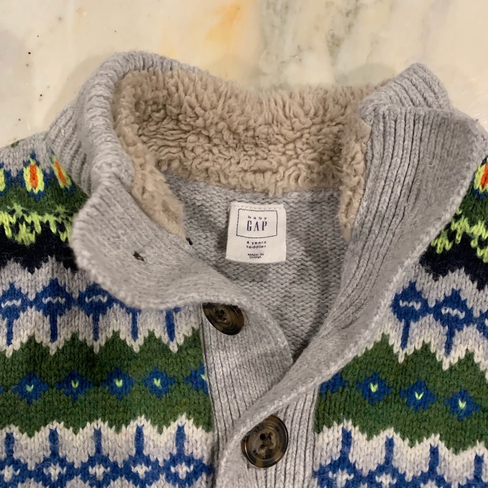 Gap 4t sweater